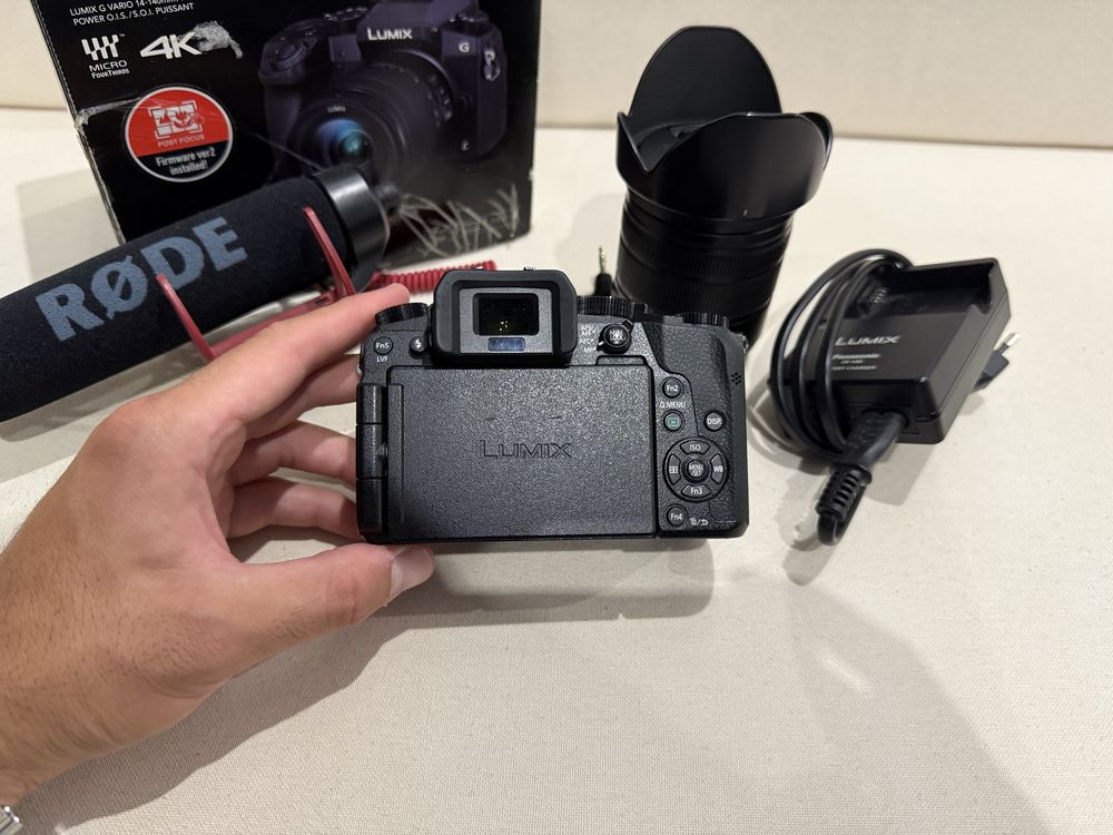 Panasonic Lumix G7 + Lente Lumix 14-140mm F3.5-5.6 + Microfone RODE