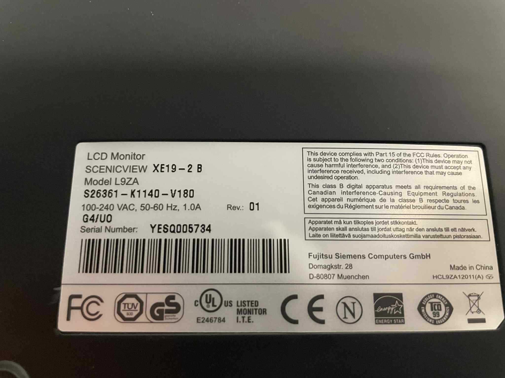 Monitor FUJITSU Suemens XE19-2B +kable sprawny