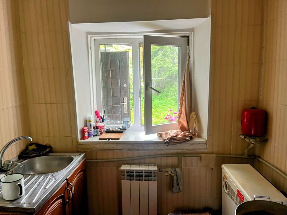 Продам ПОЛДОМА, р-н  проспекта СЛОБОЖАНСКИЙ