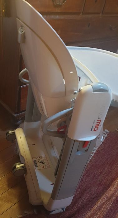 Cadeira de comer e baloiço