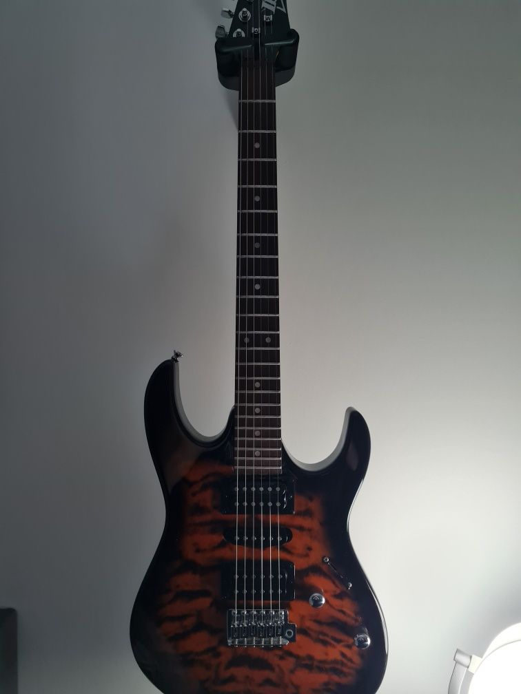 Guitarra Ibanez (modificada)