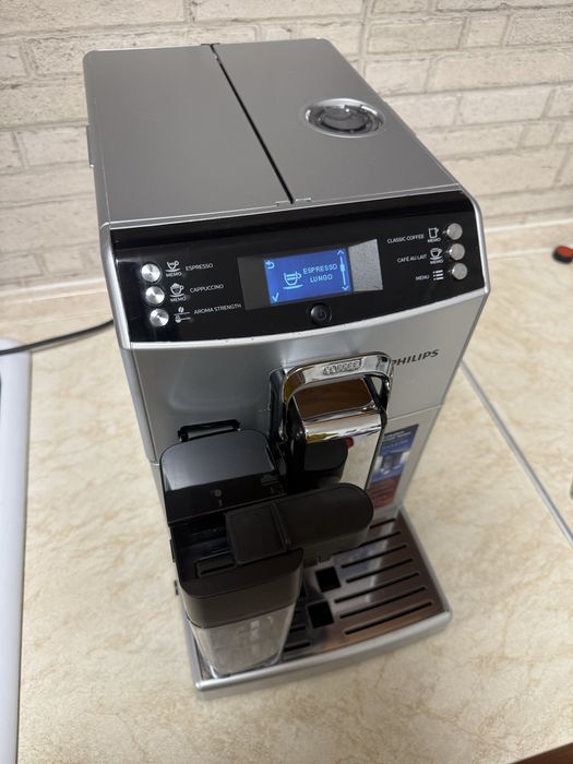 Автоматична еспресо кавомашина Philips EP4051  4000 series