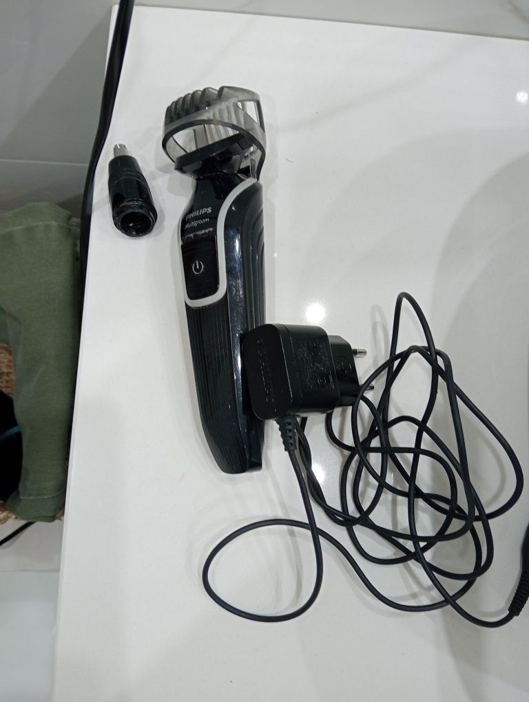 Carregador aparador barba Philips Multigroom