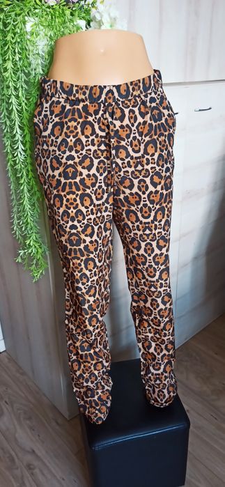 Sg Spodnie damskie 36 , S  H&M spodnie w panterkę na gumce  36 , S