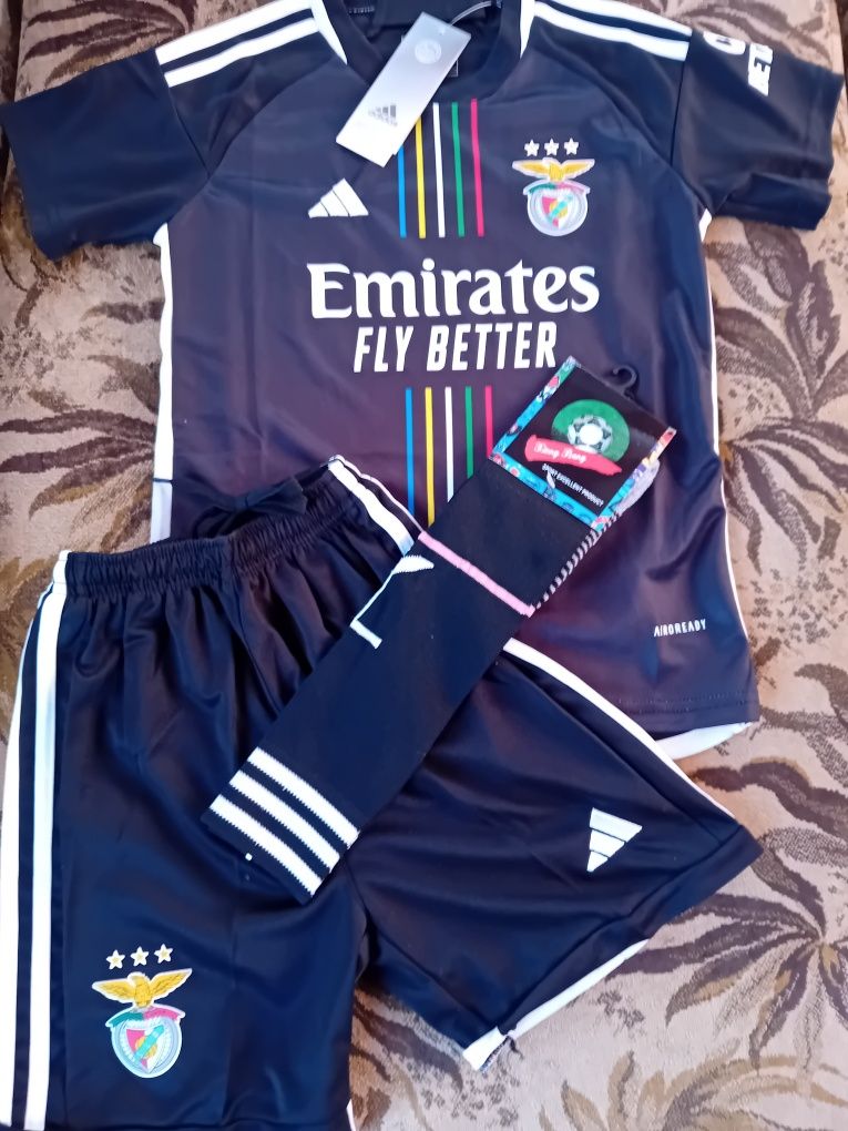 Equipamento alternativo benfica e principal com meias