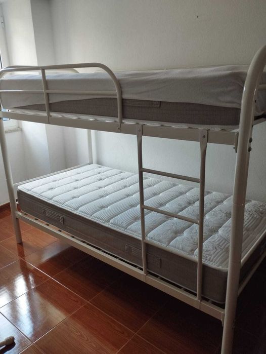 Beliche + Colchões