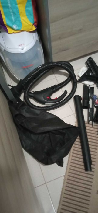 Aspirador vertical Polti Vaporetto Max H2O