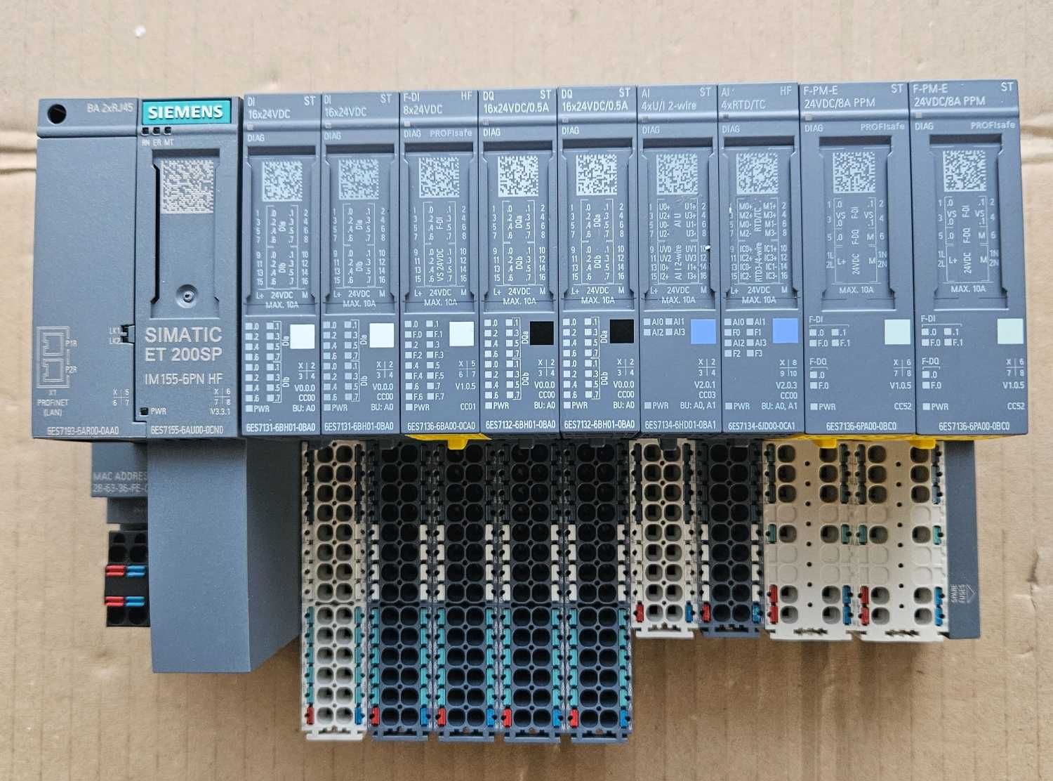 Siemens ET200SP.