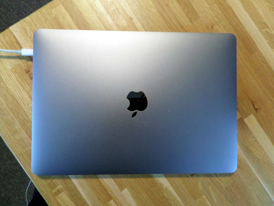 MacBook Pro 13" i5 16GB 500GB ssd A2251 laptop notebook apple (04)