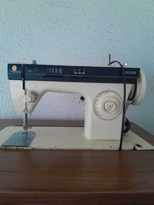 Vendo máquina custura singer antiga