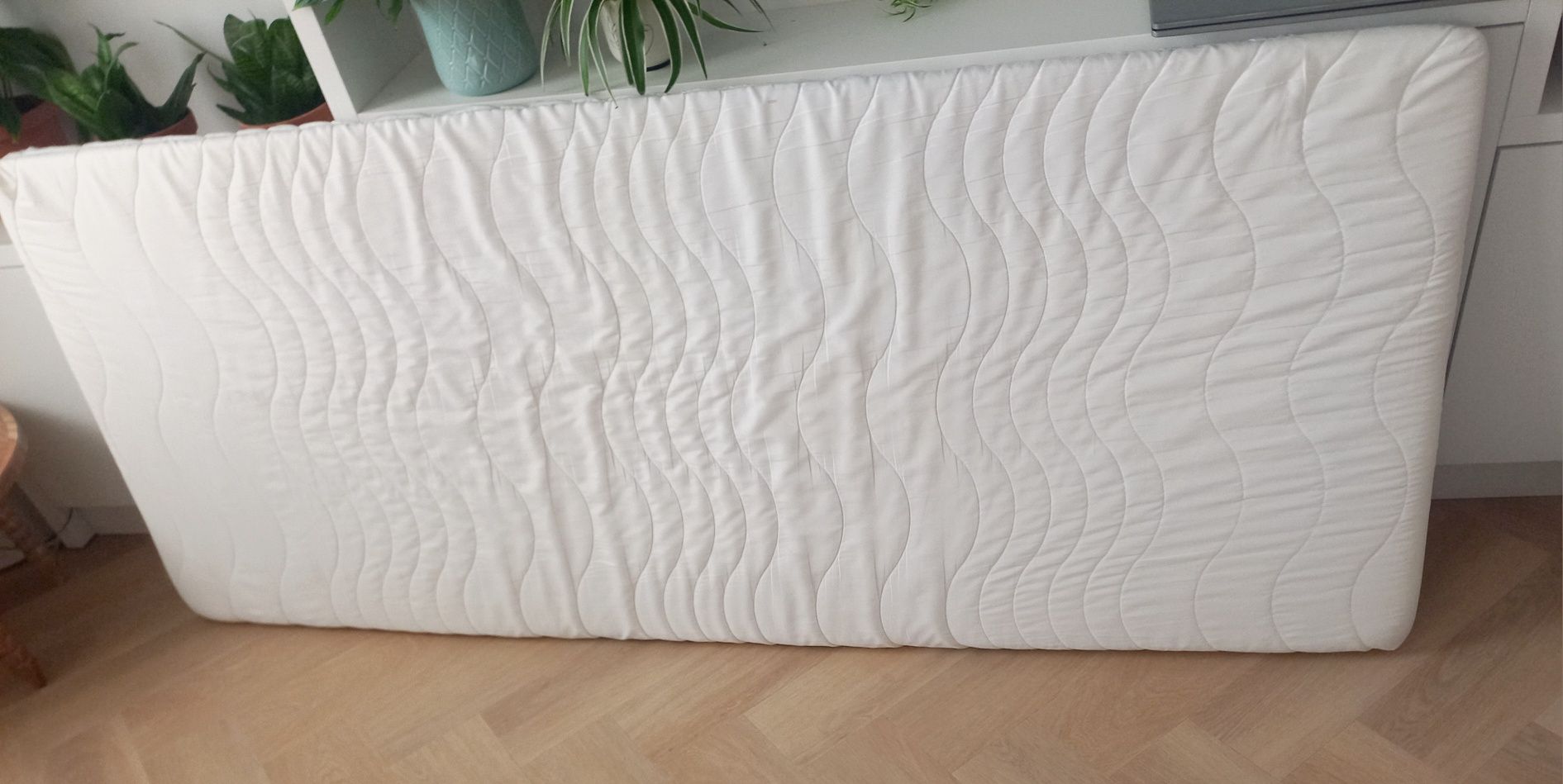 Dwa materace 80x200 cm stan b dobry
