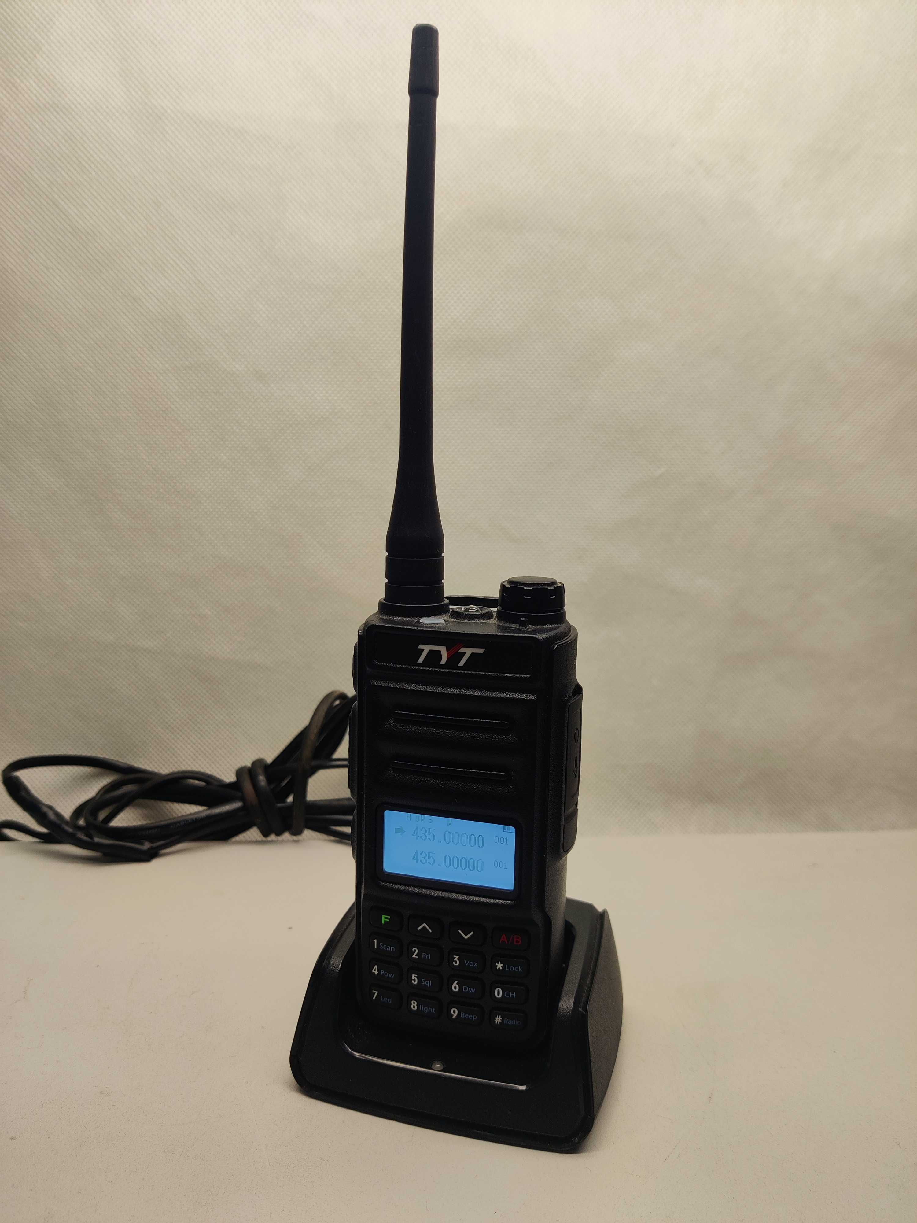 Radiotelefon TH-UV88 + antena; Madej S.C. Igielna Jasło