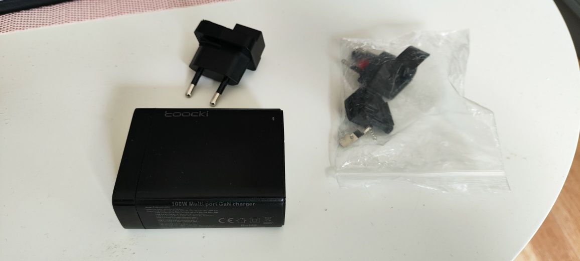 Ładowarka Toocki 100W, szybka, wieloportowa,