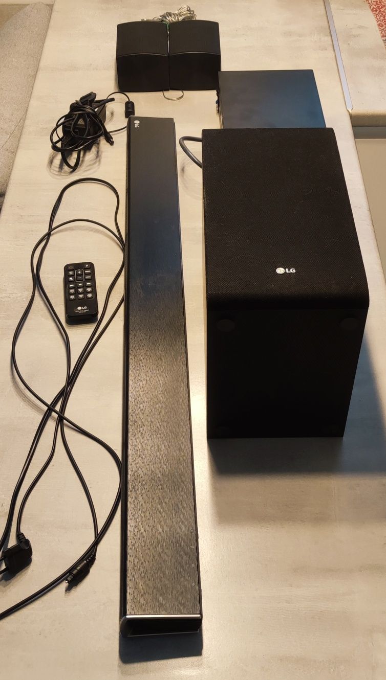 Soundbar LG SJ4R subwoofer
Soundbar LG SJ4R 4.1 normalne ślady użytko