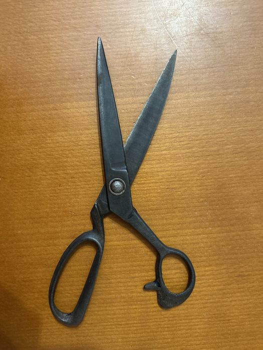 Stare żeliwne nożyczki krawieckie