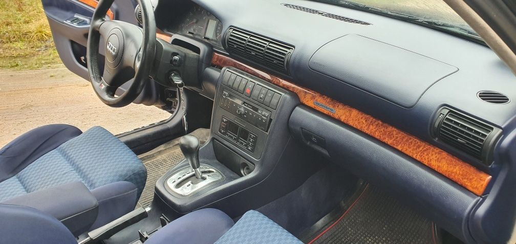 Audi a4 b5 2.8 quattto ALG DAJ  DST lz5l sedan części blask 2025