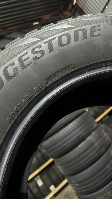 R18 285/60 Bridgestone Blizzak DM-V2