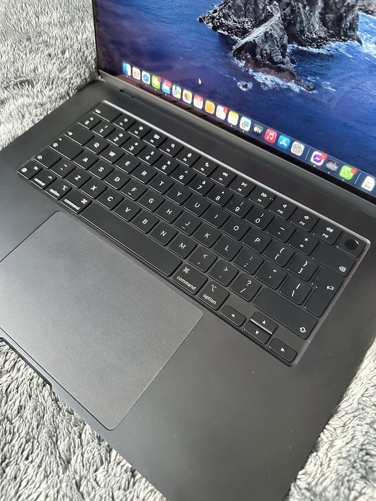 MacBook Air 15 M2 2023  256GB 8GB RAM  POŁNOC!!!