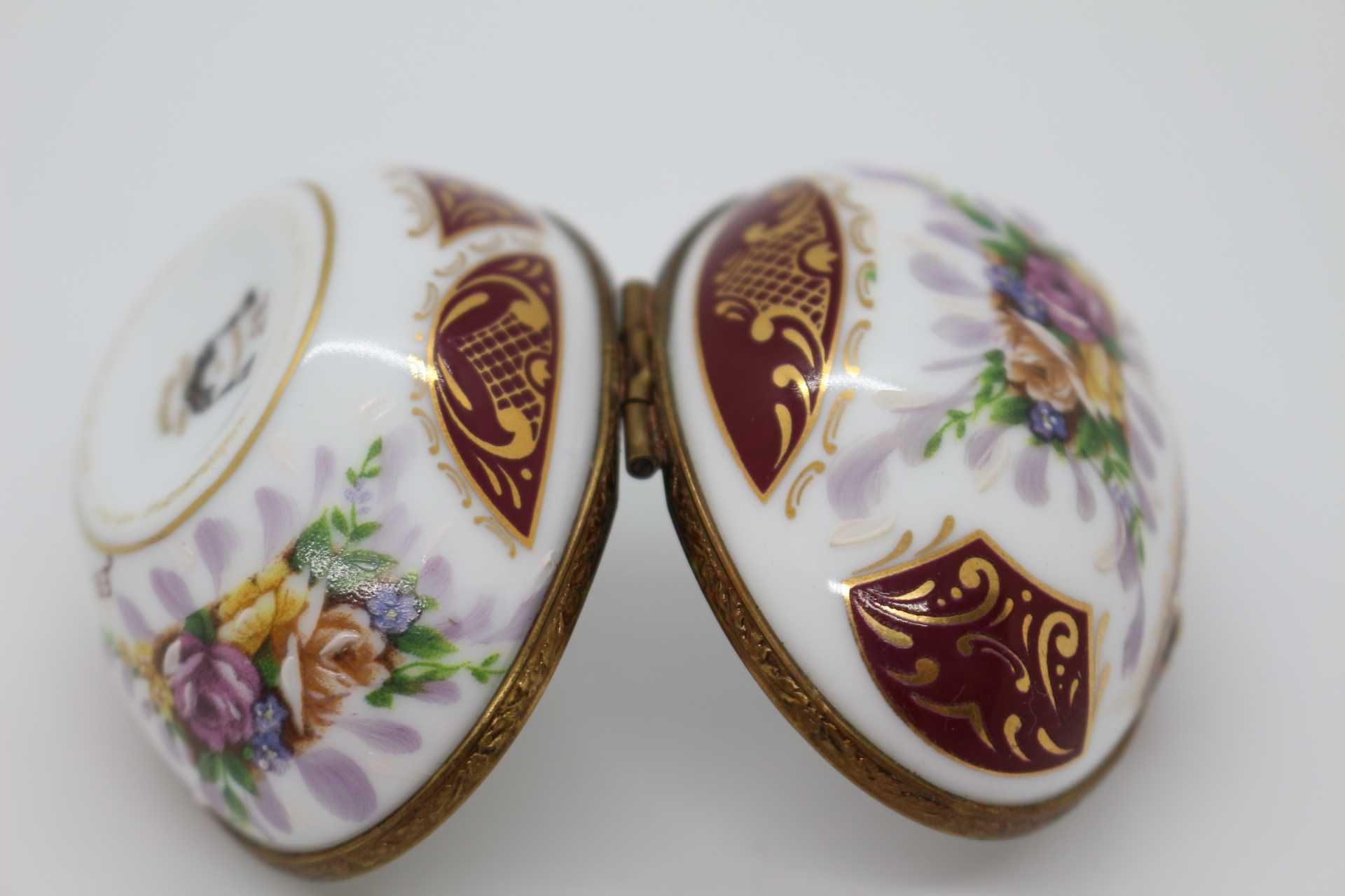 Richelieu Limoges Caixa Ovo Porcelana e Metal Floral e fer-rouge Ouro