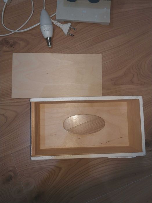 Lampka nocna dla dziecka, pojemnika na husteczki