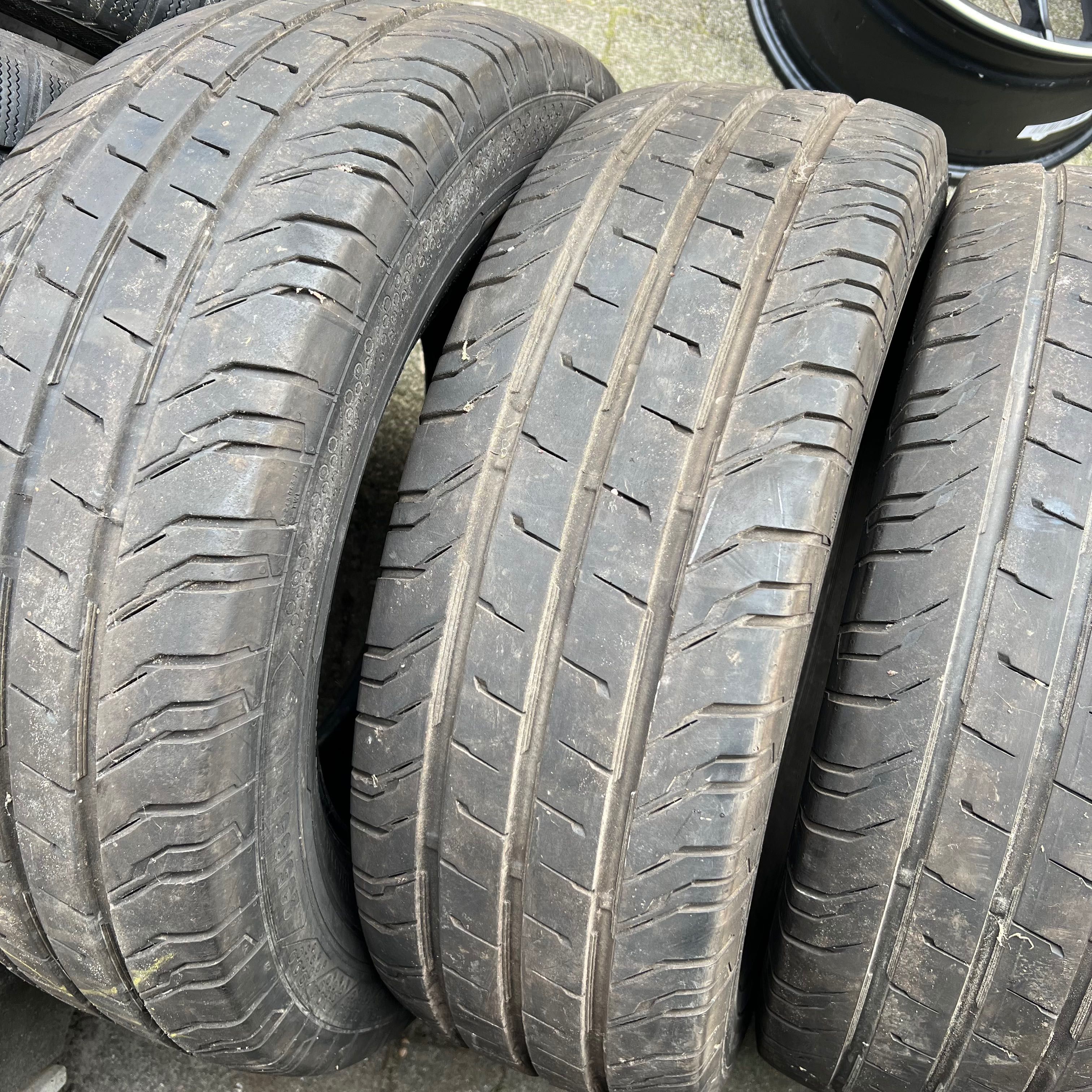 Continental ContiVanContact200 235/65 R16C 7-8mm Sprinter Crafter