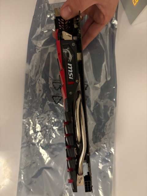 AMD Radeon RX 470 4GB DDR5 - MSI Gráfica