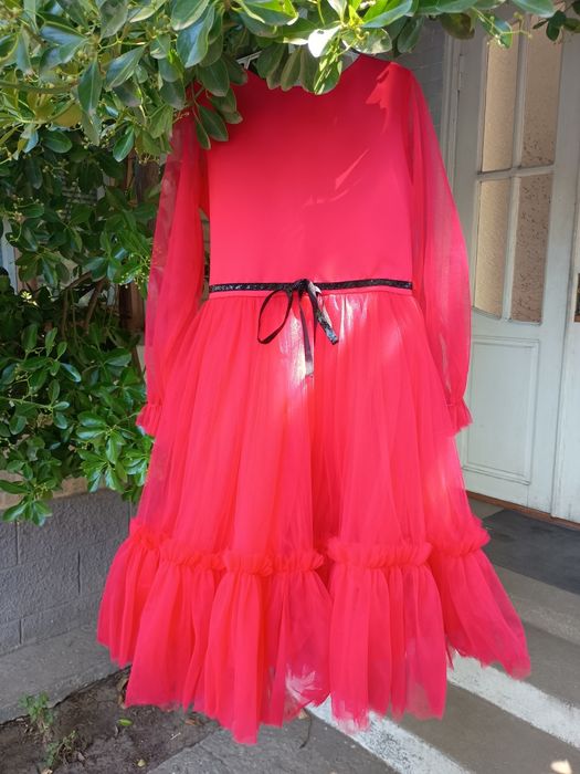 Святкова сукня для дівчинки, розмір 134