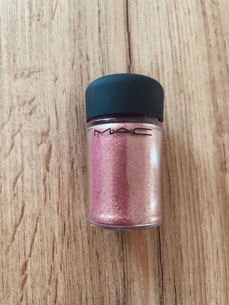 Nowy pigment cień sypki MAC - Rose