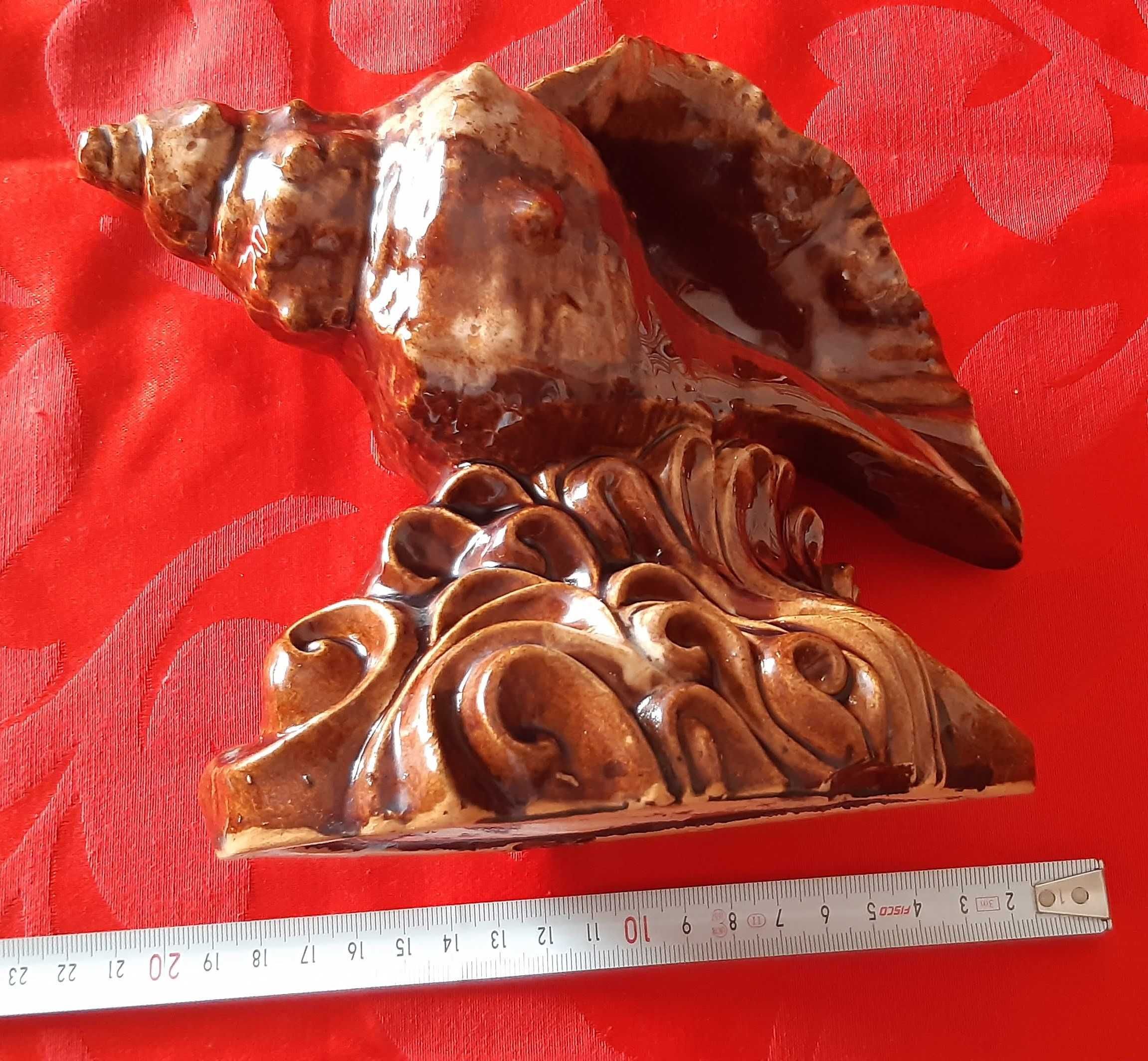 Peça decorativa em cerâmica