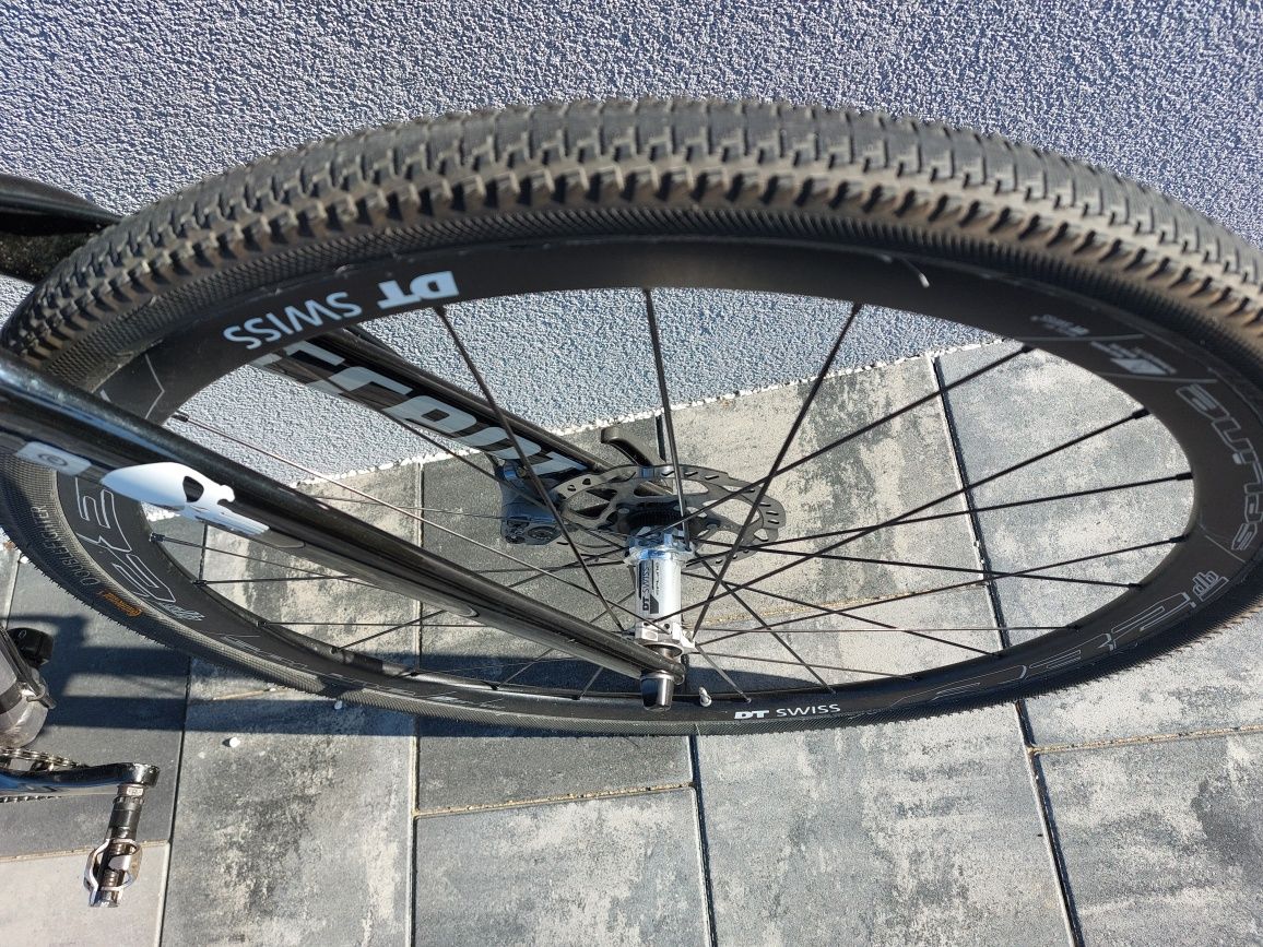 Gravel Accent Furious DTSwiss 105