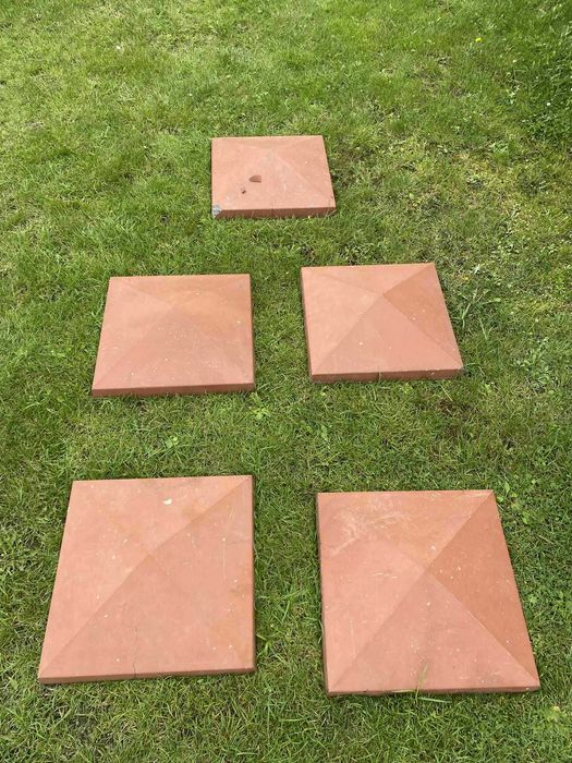 Daszki na słupki betonowe 90 zł za sztukę