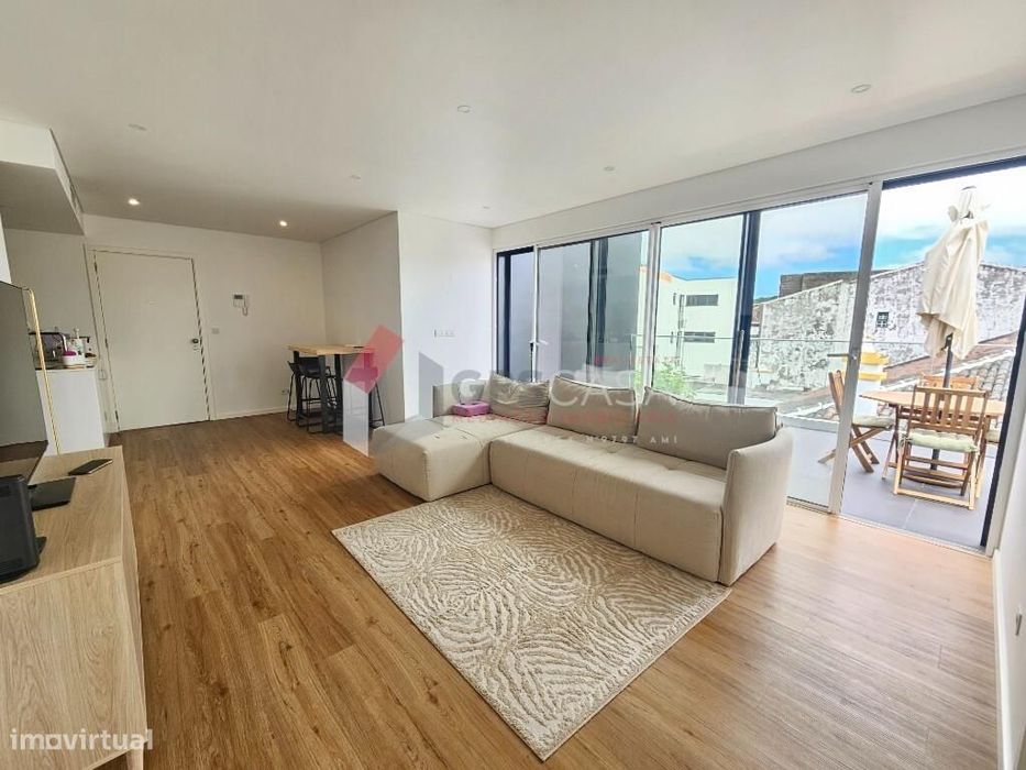 Apart. T2 no Coração da Praia da Vitória!