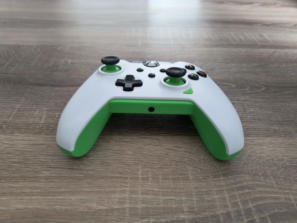 Pad przewodowy do Xbox Series, Xbox One i PC