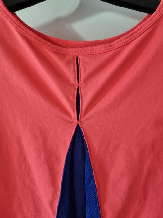 camisola  Decathlon ideal para jogar Tenis