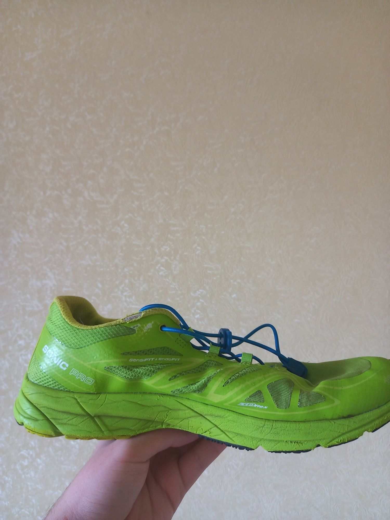 Продаю кросівки Salomon