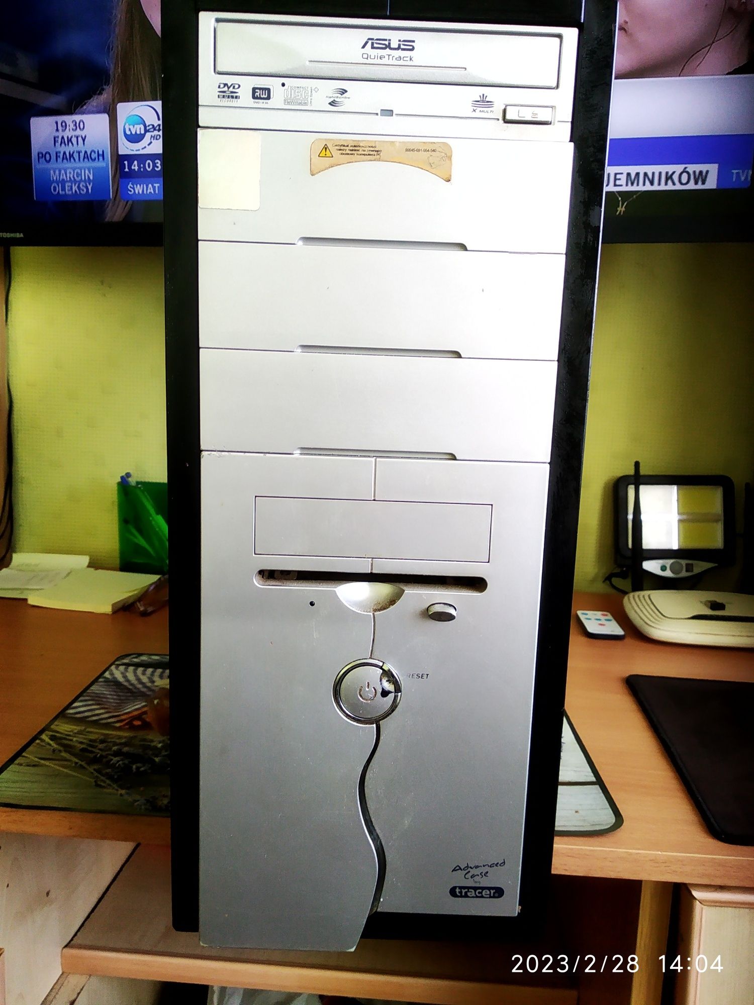 Komputer + monitor