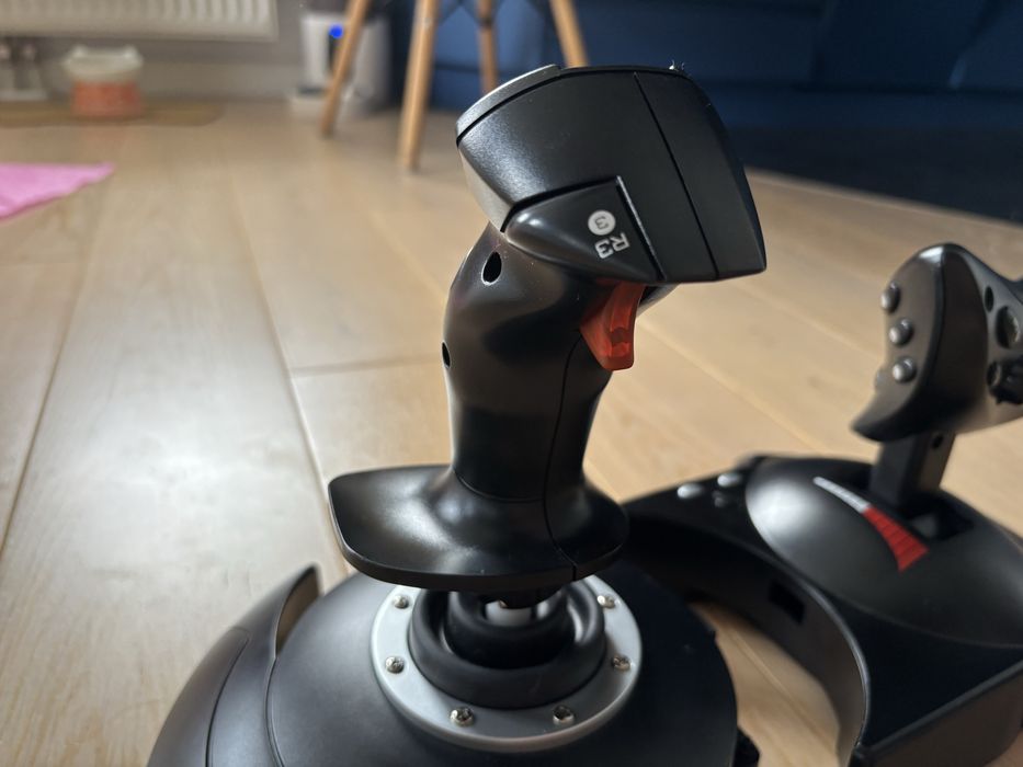 Thrustmaster T-Flight HOTAS X - stan idealny, bez pudełka