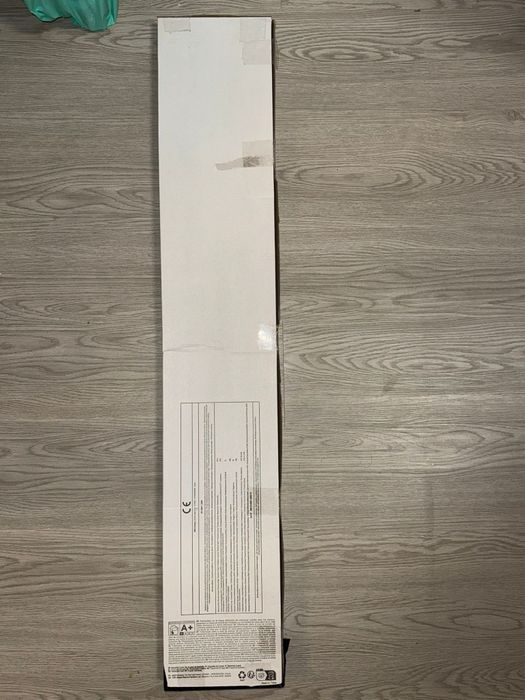 Ladrilhos auto-aderentes em PVC para pavimento