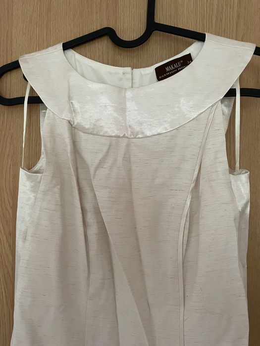 Długa dopasowana i rozkloszowana sukienka Makalu beż, ecru.