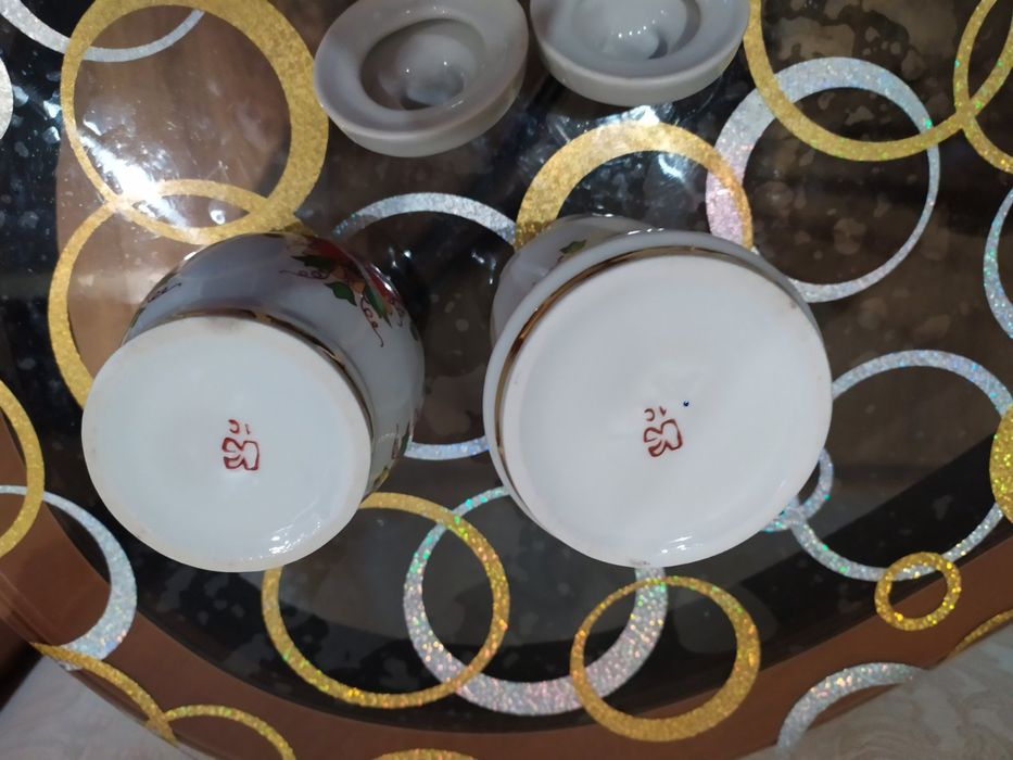 Ёмкости для хранения сыпучих, может для чая, новые.На одной, небольшой