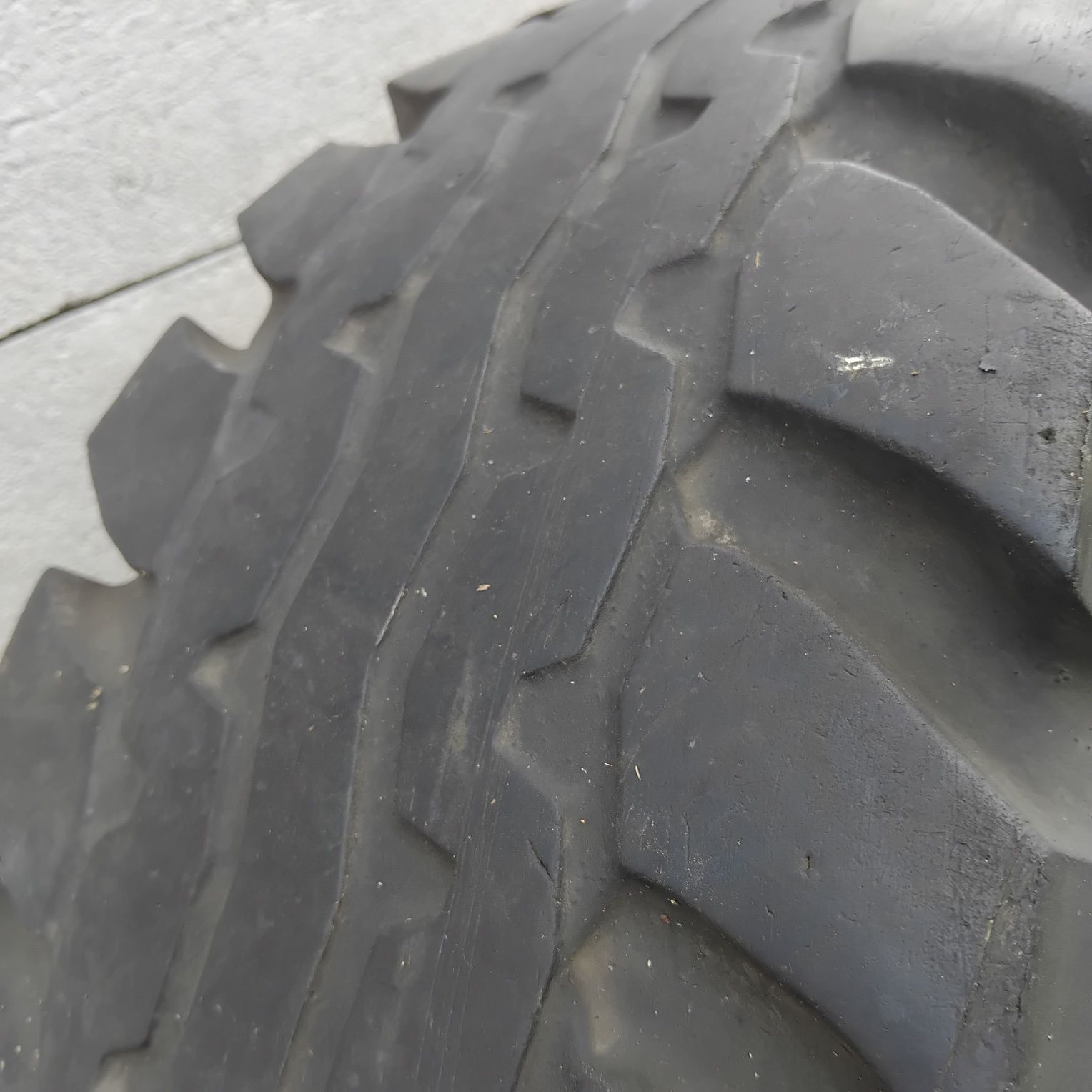 Opony Goodyear Wrangler R/T 36x12.50-16.5 Military 16.5