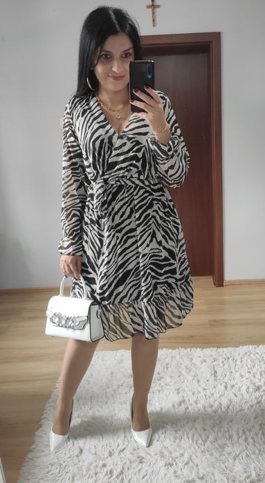 Sukienka nowa z metką