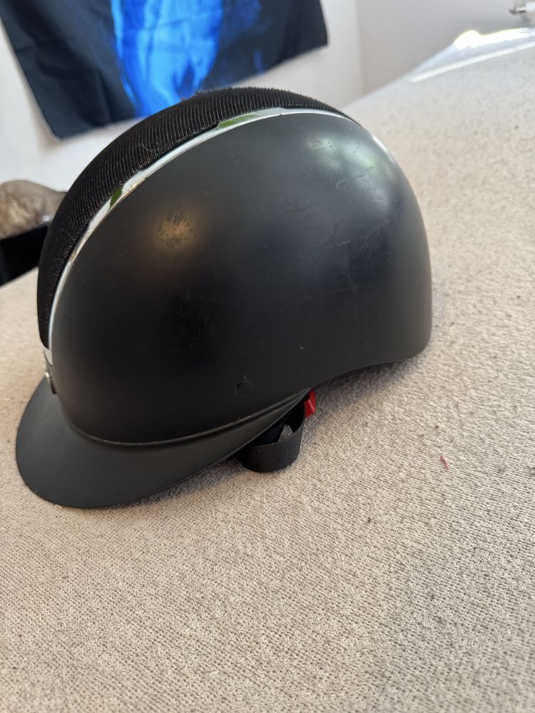 Kask tattini z brokatem