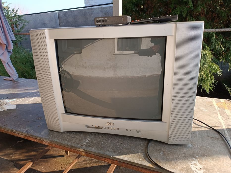 Продам Телевізор JVC разом з Т2