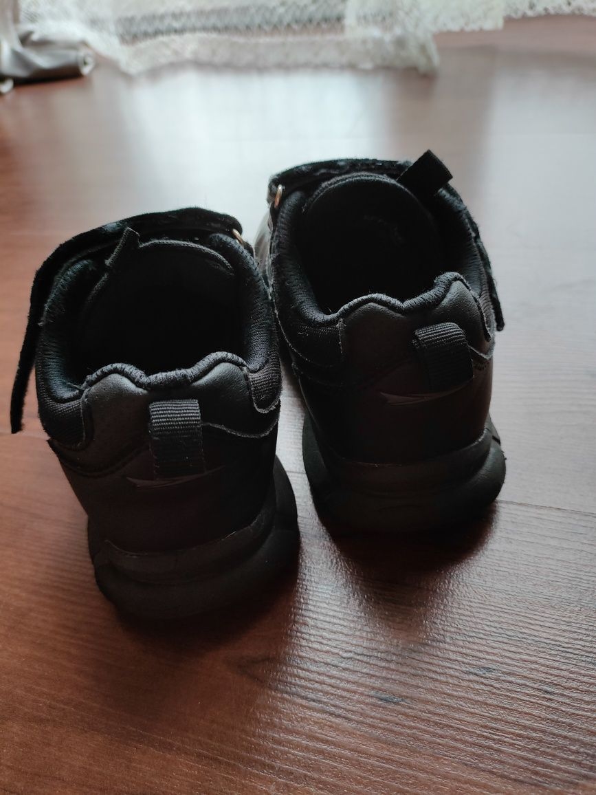 Czarne adidasy 31 Sprandi na rzepy