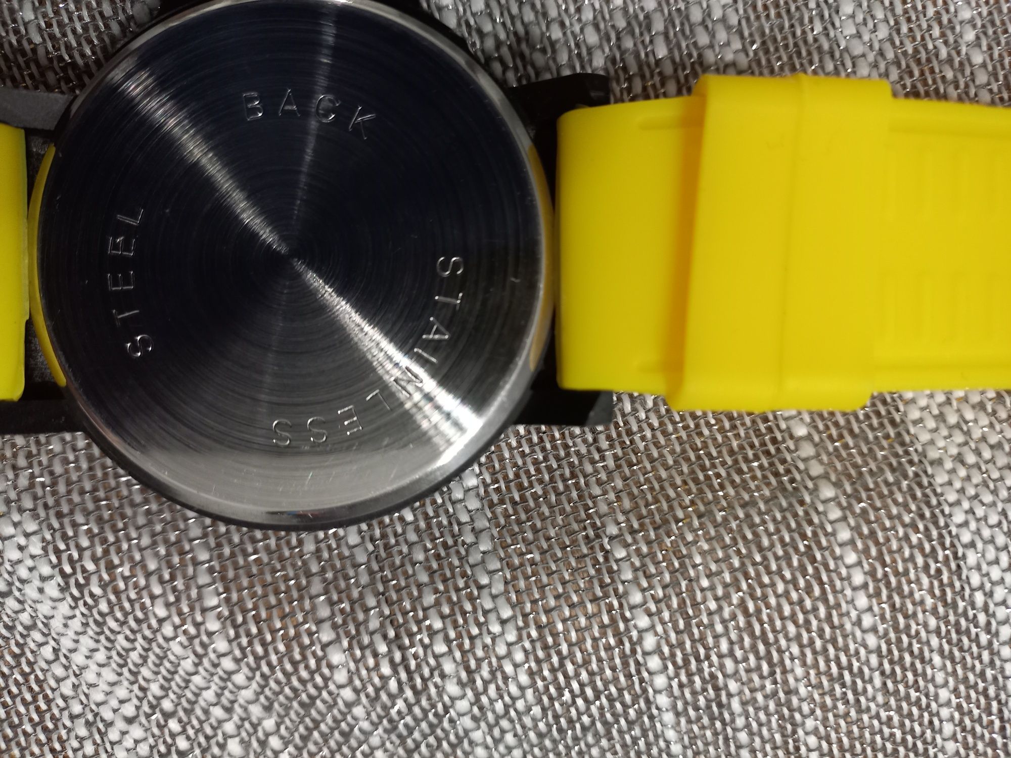Zegarek  meski żółty