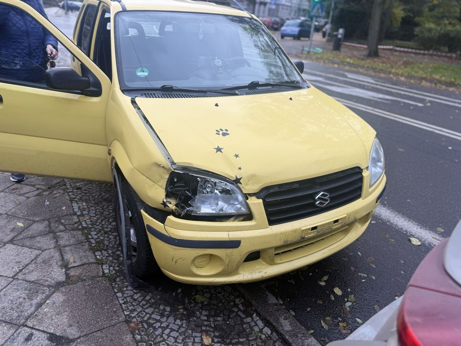 Suzuki ignis 1 2003 rok Uszkodzona