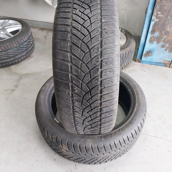 Opony Zimowe Goodyear 235/45R20 100W