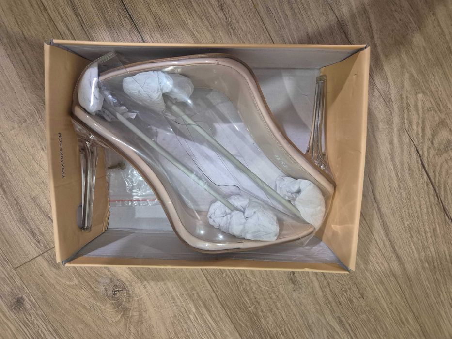 Szpilki transparentne r. 41