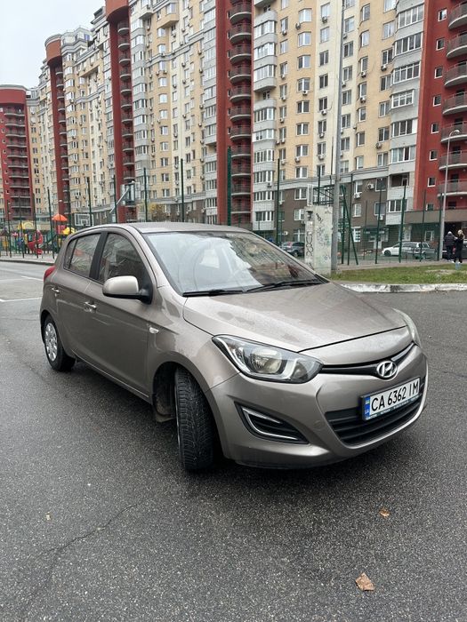 Авто hyundai i20